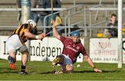 8 March 2015; Jonjo Farrell, Kilkenny, takes a last shot on goal and puts it wide despite the challenge from Johnny Coen, Galway. Allianz Hurling League, Division 1A, Round 3, Galway v Kilkenny, Pearse Stadium, Galway. Picture credit: Ray Ryan / SPORTSFILE