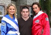 28 February 2008; Former EBU Super Bantamweight champion Bernard Dunne pictured with models Angela Duggan, left, and Vivienne Fallon at a press conference to announce the next Hunky Dory's fight night. Breaffy House Hotel, Castlebar, Mayo. Picture credit; Michael Donnelly / SPORTSFILE