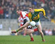 2 March 2008; Marc O Se, Kerry, in action against Paddy Bradley, Derry. Allianz National Football League, Division 1, Round 3, Kerry v Derry, Fitzgerald Stadium, Killarney, Co. Kerry. Picture credit: Brendan Moran / SPORTSFILE