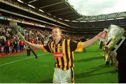 8 September 2002; Kilkenny's Henry Shefflin lifts the Liam MacCarthy cup after the game. Clare v Kilkenny, All Ireland Hurling Final, Croke Park, Dublin. Picture credit; Damien Eagers / SPORTSFILE