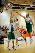 29 March 2008; Mark Walsh, Tolka Rovers, in action against Tomas Salponas, left, and Sean Carroll, Team Meadowland’s St. Brendan’s. Basketball Ireland Men’s Division One Final, Tolka Rovers v Team Meadowland’s St. Brendan’s, University of Limerick, Limerick. Picture credit: Stephen McCarthy / SPORTSFILE