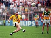 25 June 2000; Offaly goalkeeper Padraig Kelly takes a free in the last minute during the Bank of Ireland Leinster Senior Football Championship Semi-Final match between Kildare and Offaly at Croke Park in Dublin. Photo by Aoife Rice/Sportsfile