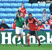 27 April 2008; Rua Tipoki, Munster, is sin binned by referee Nigel Owens. Heineken Cup Semi-Final, Saracens v Munster, Ricoh Arena, Coventry, England. Picture credit: Brendan Moran / SPORTSFILE *** Local Caption ***