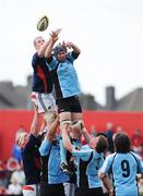 10 May 2008; Dan Turner, Glasgow Warriors, takes the ball in the lineout against Paul O'Connell, Munster. Magners League, Munster v Glasgow Warriors, Musgrave Park, Cork. Picture credit: Matt Browne / SPORTSFILE