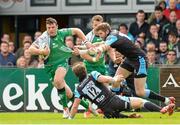 25 April 2015; Robbie Henshaw, Connacht, is tackled by Richie Vernon, Glasgow Warriors. Guinness PRO12, Round 20, Connacht v Glasgow Warriors. Sportsground, Galway. Picture credit: Oliver McVeigh / SPORTSFILE