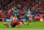 25 April 2015; Tommy O'Donnell, Munster, scores his side's third try of the game. Guinness PRO12, Round 20, Munster v Benetton Treviso. Irish Independent Park, Cork. Picture credit: Ramsey Cardy / SPORTSFILE
