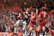 24 May 2008; Munster's Donncha O'Callaghan and team-mates celebrates at the final whistle. Heineken Cup Final, Munster v Toulouse, Millennium Stadium, Cardiff, Wales. Picture credit: Brendan Moran / SPORTSFILE