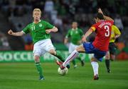 24 May 2008; Damien Duff, Republic of Ireland, in action against Ivica Dragutinovic, Serbia. Friendly international, Republic of Ireland v Serbia. Croke Park, Dublin. Picture credit: Ray Lohan / SPORTSFILE *** Local Caption ***