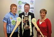 27 May 2008; Liz Howard, President of Cumann Camogaíochta na nGael, Gary Desmond, CEO of Gala, with Dublin captain Stephanie Carthy at the launch of the Gala All Ireland Junior Camogie Championship. Croke Park, Dublin. Picture credit: Stephen McCarthy / SPORTSFILE