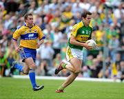 15 June 2008; Eoin Brosnan, Kerry, gets away from Niall Considine, Clare. GAA Football Munster Senior Championship Semi-Final, Kerry v Clare, Fitzgerald Stadium, Killarney, Co. Kerry. Picture credit: Stephen McCarthy / SPORTSFILE