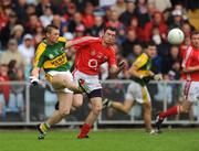 6 July 2008; Tomas O Se, Kerry, in action against Donncha O'Connor, Cork. GAA Football Munster Senior Championship Final, Kerry v Cork, Pairc Ui Chaoimh, Cork. Picture credit: Brendan Moran / SPORTSFILE