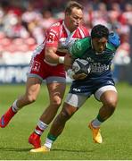 24 May 2015; Bundee Aki, Connacht, is tackled by Bill Meakes, Gloucester. Champions Cup Qualification Play-Off, Gloucester v Connacht. Kingsholm, Gloucester, England. Picture credit: Matt Impey / SPORTSFILE