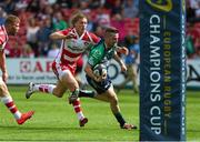 24 May 2015; Jack Carty, Connacht, gets away from Billy Twelvetrees, Gloucester, to score a Try. Champions Cup Qualification Play-Off, Gloucester v Connacht. Kingsholm, Gloucester, England. Picture credit: Matt Impey / SPORTSFILE
