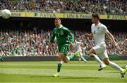 7 June 2015; Aiden McGeady, Republic of Ireland, in action against Gary Cahill, England. Three International Friendly, Republic of Ireland v England. Aviva Stadium, Lansdowne Road, Dublin. Picture credit: David Maher / SPORTSFILE