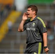 14 June 2015; Kerry Manager Eamon Fitzmaurice calls out instructions to his players. Munster GAA Football Senior Championship Semi-Final, Kerry v Tipperary. Semple Stadium, Thurles, Co. Tipperary. Picture credit: Seb Daly / SPORTSFILE