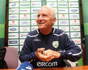 17 August 2008; Republic of Ireland manager Giovanni Trapattoni during a press briefing after squad training. Gannon Park, Malahide, Dublin. Picture credit: David Maher / SPORTSFILE