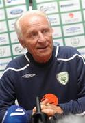 17 August 2008; Republic of Ireland manager Giovanni Trapattoni during a press briefing after squad training. Gannon Park, Malahide, Dublin. Picture credit: David Maher / SPORTSFILE