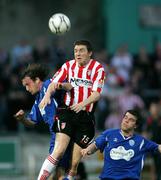 29 August 2008; Kevin Deery, Derry City, in action against Michael Funston and Conor Gethins, Finn Harps. eircom league Premier Division, Derry City v Finn Harps, Brandywell, Derry. Picture credit: Oliver McVeigh / SPORTSFILE