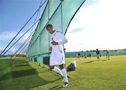 2 September 2008; Republic of Ireland's Steven Reid, walks under a constructed wild shield at the end of the squad training session. Gannon Park, Malahide, Dublin. Picture credit: David Maher / SPORTSFILE