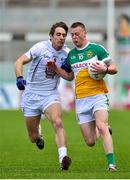 4 July 2015; Peter Cunningham, Offaly, in action against Gary White, Kildare. GAA Football All-Ireland Senior Championship, Round 2A, Offaly v Kildare. O'Connor Park, Tullamore, Co. Offaly. Picture credit: Cody Glenn / SPORTSFILE