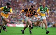 10 September 2000; Willie O'Connor of Kilkenny in action against Brendan Murphy, left, and Joe Dooley of Offaly. during the All-Ireland Senior Hurling Championship Final match between Kilkenny and Offaly at Croke Park in Dublin. Photo by Aoife Rice/Sportsfile