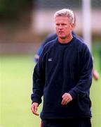 20 September 2000; Leinster coach Matt Williams during a Leinster Rugby training session at at Old Belvedere RFC on Anglesea Road in Dublin. Photo by Matt Browne/Sportsfile
