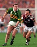 24 September 2000; Seamus Moynihan of Kerry in action against Derek Savage of Galway during the Bank of Ireland All-Ireland Football Championship Final Replay between Galway and Kerry at Croke Park in Dublin. Photo by Ray McManus/Sportsfile