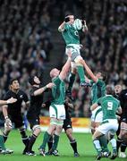 15 November 2008; Ireland flanker Alan Quinlan gains possession for his side in the lineout. Guinness Autumn Internationals, Ireland v New Zealand, Croke Park, Dublin. Picture credit: Stephen McCarthy / SPORTSFILE