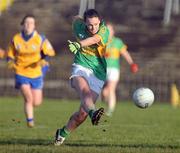 29 November 2008; Denise O'Halloran, Kilmihil, shoots to score her side's third goal. VHI Healthcare All-Ireland Ladies Junior Club Football Championship Final, Kilmihil, Clare, v Knockmore, Mayo. Tuam Stadium, Tuam, Co. Galway. Picture credit: Ray Ryan / SPORTSFILE