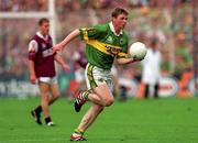 24 September 2000; Tomas O'Se of Kerry during the All-Ireland Senior Football Championship Final match between Kerry and Galway at Croke Park in Dublin. Photo by Ray McManus/Sportsfile