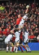 16 January 2009; Chris Jones, Sale Sharks, wins a lineout from Paul O'Connell, Munster. Heineken Cup, Pool 1, Round 5, Munster v Sale Sharks, Thomond Park, Limerick. Picture credit: Brendan Moran / SPORTSFILE