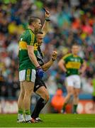 23 August 2015; Referee Maurice Deegan shows a black card to Kerry's Marc O Sé, indicating what the infraction was. GAA Football All-Ireland Senior Championship, Semi-Final, Kerry v Tyrone. Croke Park, Dublin. Picture credit: Brendan Moran / SPORTSFILE