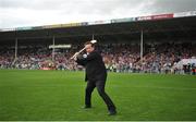 22 August 2015; Marty Morrissey, takes part in the half time crossbar challenge. Bord Gáis Energy GAA Hurling All Ireland U21 Championship, Semi-Final, Limerick v Antrim. Semple Stadium, Thurles, Co. Tipperary. Picture credit: Dáire Brennan / SPORTSFILE