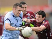 15 February 2009; Ciaran Whelan, Dublin, in action against Declan Meehan and Joe Bergin, Galway. Allianz National Football League, Division 1, Round 2, Galway v Dublin, Pearse Stadium, Galway. Picture credit: Ray Ryan / SPORTSFILE