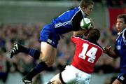 21 October 2000; Matt Perry of Bath in action against John Kelly of Munster during the Heineken Cup Pool 4 match between Munster and Bath at Thomond Park in Limerick. Photo by Brendan Moran/Sportsfile