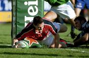 21 October 2000; David Wallace of Munster dives over to score his side's second try during the Heineken Cup Pool 4 match between Munster and Bath at Thomond Park in Limerick. Photo by Damien Eagers/Sportsfile