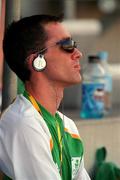 14 September 2000; Ireland's Mark Carroll relaxes before his 3000m race at a warm up meeting at the Sydney International Athletic centre. Sydney Olympic Park. Homebush Bay, Sydney, Australia. Photo by Brendan Moran/Sportsfile