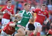 28 August 2015; Alex Lewington, London Irish, is tackled by Rory Scannell, Munster. Pre-Season Friendly, Munster v London Irish, Irish Independent Park, Cork. Picture credit: Matt Browne / SPORTSFILE