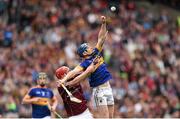 6 September 2015; Alan Tynan, Tipperary, in action against Ian O’Brien, Galway. Electric Ireland GAA Hurling All-Ireland Minor Championship Final, Galway v Tipperary. Croke Park, Dublin. Picture credit: Stephen McCarthy / SPORTSFILE
