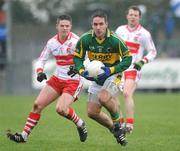 8 March 2009; Declan O'Sullivan, Kerry, in action against Paul Cartin, Derry. Allianz GAA National Football League, Division 1, Round 3, Derry v Kerry, Sean De Bruin Park, Bellaghy, Co. Derry. Picture credit: Oliver McVeigh / SPORTSFILE
