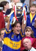 21 September 2003; Tipperary captain Una O'Dwyer lifts the cup. Foras na Gaeilge All-Ireland Senior Championship Final, Cork v Tipperary, Croke Park, Dublin. Picture credit; Ray McManus / SPORTSFILE