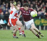 22 March 2009; Michael Meehan, Galway, in action against Ryan Dillon, Derry. Allianz GAA National Football League, Division 1, Round 5, Derry v Galway, Glen Pitch, Maghera, Co. Derry. Picture credit: Oliver McVeigh / SPORTSFILE *** Local Caption ***