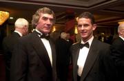 12 November 2000; Republic of Ireland's Mark Kinsella, who won the Senior Player of the Year Award at the eircom/FAI International Awards 2000, pictured with former Northern Ireland goalkeeper Pat Jennings at the City West Hotel in Dublin. Photo by David Maher/Sportsfile