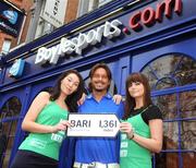 30 March 2009; Former Italian international Toto Schillaci with Boylesports' Debbie Gilmore, left, and Nicola McGeady at the launch of Boylesports' supporters promotion for Irish fans travelling to Bari for the crunch group 8 game between the Republic of Ireland and the Azzurre. Boylesports, Grafton Street, Dublin. Picture credit: Pat Murphy / SPORTSFILE