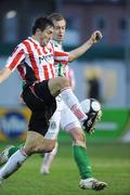 17 April 2009; Peter Hutton, Derry City, in action against Paul Byrne, Bray Wanderers. League of Ireland Premier Division, Bray Wanderers v Derry City, Carlisle Gounds, Bray, Co. Wicklow. Picture credit: Matt Browne / SPORTSFILE