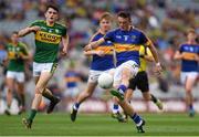 20 September 2015; Tommy Nolan, Tipperary, in action against Mark O’Connor, Kerry. Electric Ireland GAA Football All-Ireland Minor Championship Final, Kerry v Tipperary, Croke Park, Dublin. Picture credit: Stephen McCarthy / SPORTSFILE
