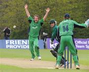 26 April 2009; John Mooney, Ireland, appeals for the wicket of Stephen Moore, Worcestershire. Friends Provident Trophy, Ireland v Worcestershire, Stormont, Belfast, Co. Antrim. Picture credit: Oliver McVeigh / SPORTSFILE