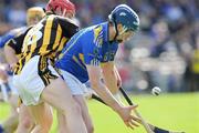 3 May 2009; John O'Brien, Tipperary, in action against John Tennyson, Kilkenny. Allianz GAA NHL Division 1 Final, Kilkenny v Tipperary, Semple Stadium, Thurles, Co. Tipperary. Picture credit: Matt Browne / SPORTSFILE