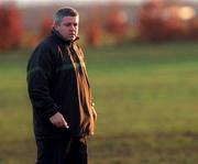 18 December 2000; Ireland coach Warren Gatland during an Ireland Rugby Squad Training session at the ALSAA club in Dublin. Photo by Brendan Moran/Sportsfile