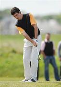 10 May 2009; The Royal Dublin's Niall Kearney chips his 3rd shot on to the 5th green during the Irish Amateur Open Golf Championship. Royal Dublin Golf Club, Dollymount, Dublin. Photo by Sportsfile